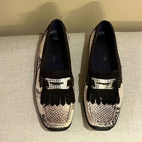 DONALD J PLINER SPORT Danie Snakeskin & Rhinestone Buckle Driver Loafer, size 8 - Picture 1 of 9